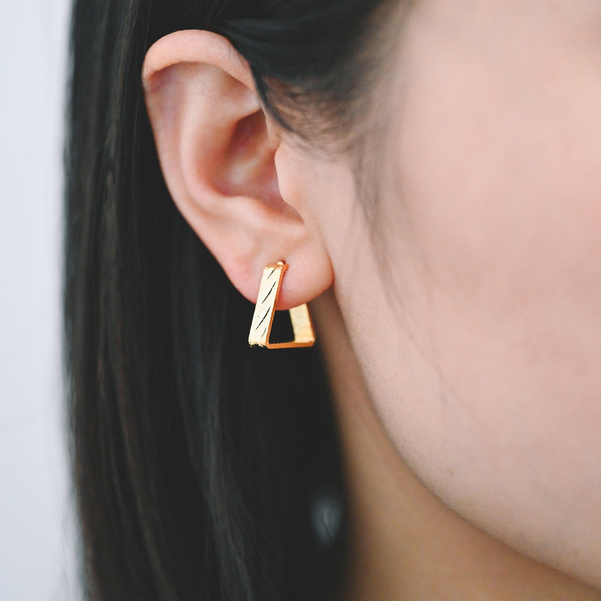 4pcs Gold Triangle Earrings, Geometric Stud Earrings (GB-2347)